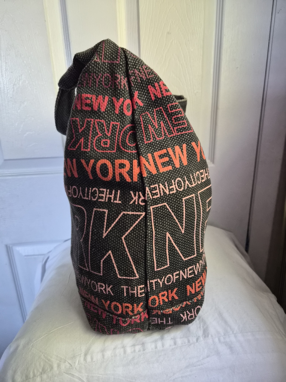Robin Ruth Black Canvas Tote with Coral New York Print - Picture 3 of 4